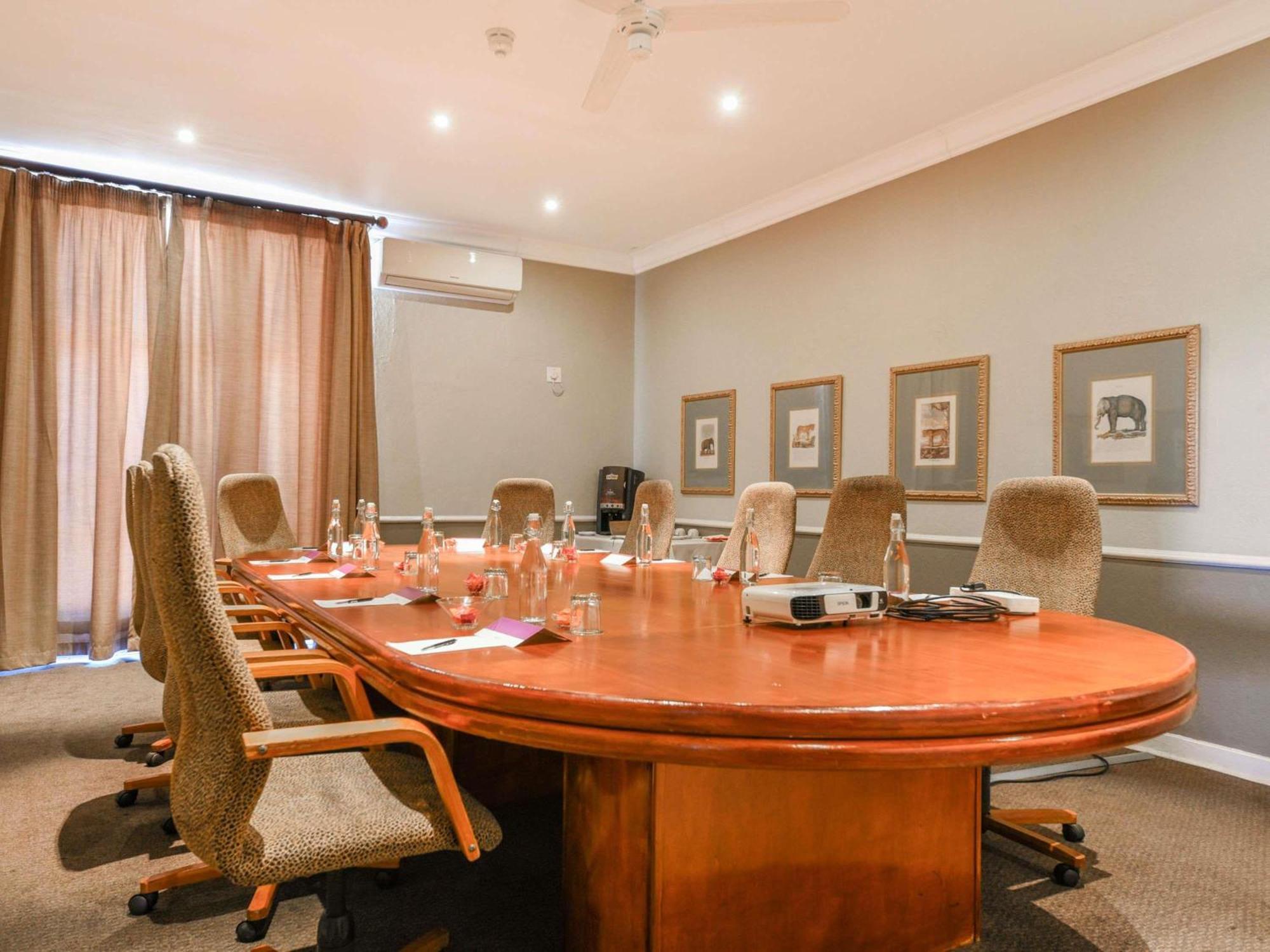 Mercure Hotel Nelspruit Mbombela Bagian luar foto
